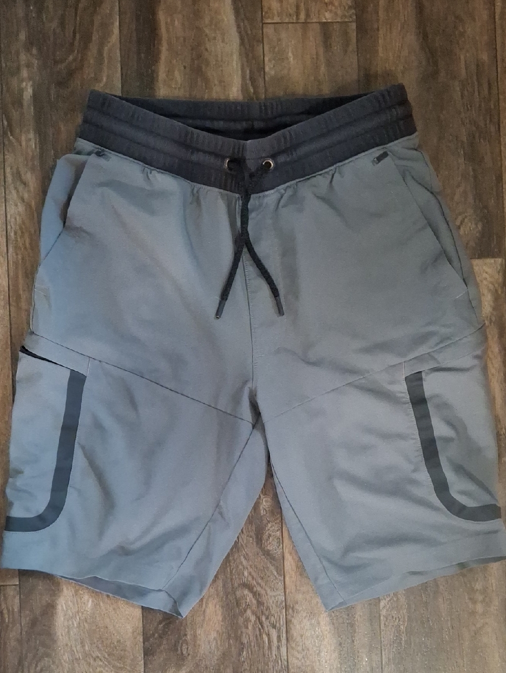 Under Armour Men's Slate Gray Athletic Shorts with Dark Waistband